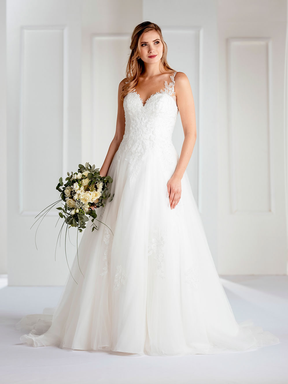 Das Brautkleid 33 SP1-6696 vom Hersteller Sposa Toscana, bei Ivory & Blush