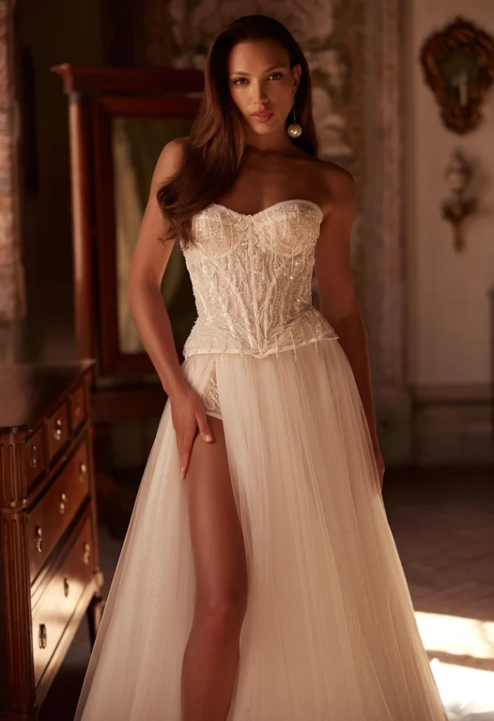 Das Brautkleid Emmalise vom Hersteller Pollardi, bei Ivory & Blush